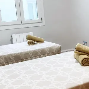 Centrica Y Amplia Vivienda Turistica Con Wifi Apartamento